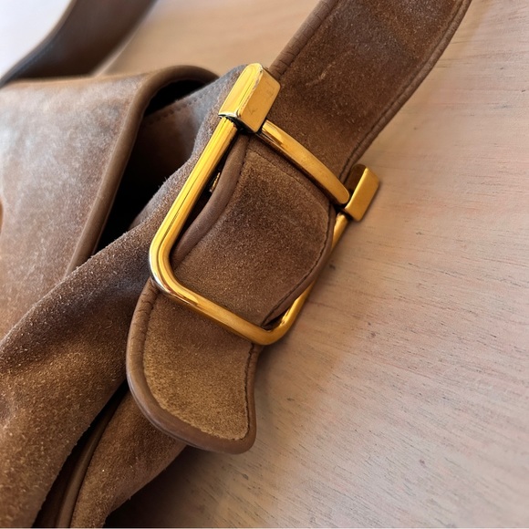 Heritage Vintage: Gucci Light Beige Suede '1973 Collection' Shoulder Bag - Picture 11 of 12